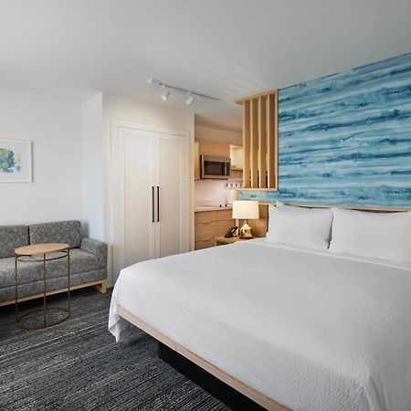Towneplace Suites By Marriott Tampa Casino Area Orient Park Exterior foto