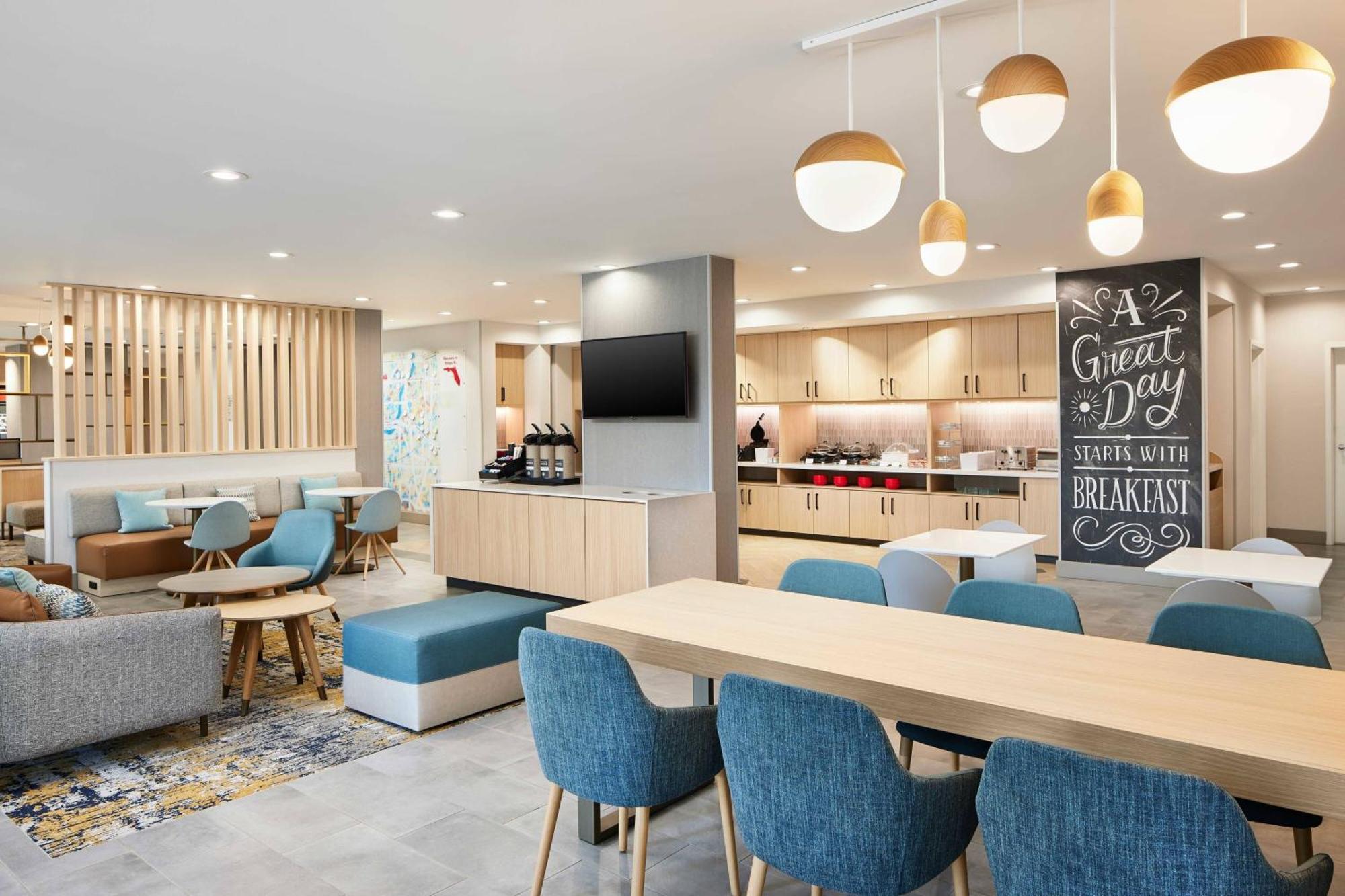 Towneplace Suites By Marriott Tampa Casino Area Orient Park Exterior foto